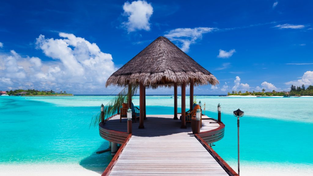 Overwater platform into the sea